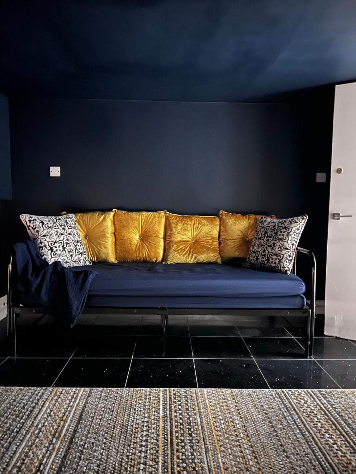 Zozy Happy Land Hotell London Exteriör bild